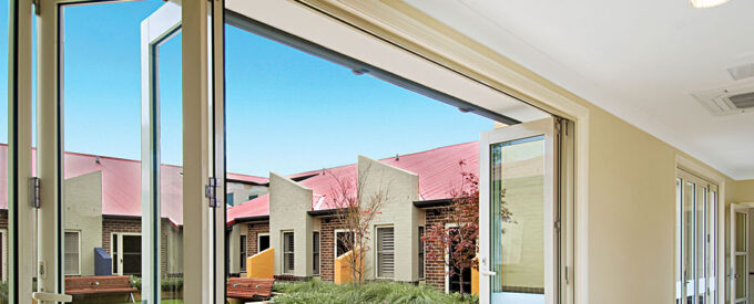 Series 411 ViewMASTER™ Bi-fold Door (top hung)